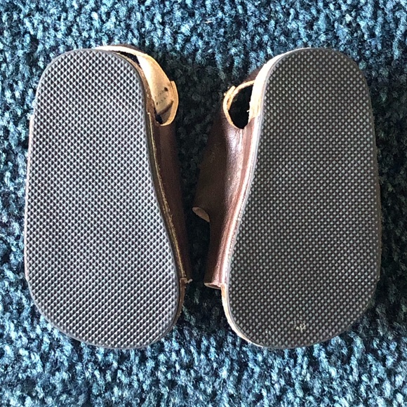 BRAND NEW Old Navy Sandles 3-6 months - Picture 3 of 4